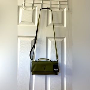 NWT Simply Vera Vera Wang wallet on a string